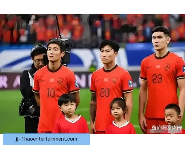 中国男足在2026年世预赛前夕官宣新归化球员加强阵容实力 中国男足在2026年世预赛前夕官宣新归化球员加强阵容实力
